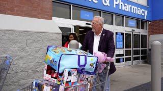 Adventure Twenty-Five: Mayor Ross Partners with Walmart to Help Arlington Families this Christmas