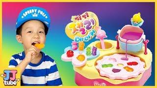 아기물범 하프에게 간식 만들어주기! 하프 젤리 메이커와 아이스바 메이커 장난감 놀이 Ice Cream Gummy Maker Toy & Play [제이제이 튜브-JJ tube]