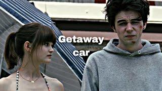 • Wayne & Del | Getaway car