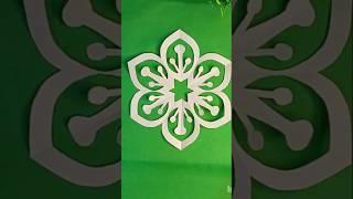 How to make paper snowflakes #paper #snowflakecraft #crafts #3d #tutorial #5minutecrafts #diy