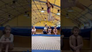 Salti avanti per le nostre piccoline  #ginnastica #ginnasticaartistica #gym #gymnastics #tramp