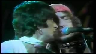 Joan Baez & Bob Dylan  -  Blowing In The Wind