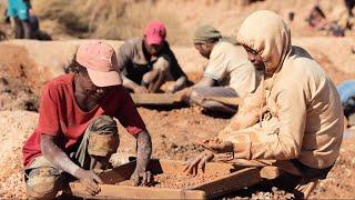 Miners miss out on lucrative gains from Madagascar’s sapphires