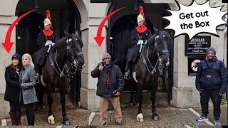 Kings Guard Has Had Enough at these Disrespectful Tourists "GET OUT THE BOX"