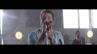 Brett Eldredge - Love Someone (Airwaves Sessions)