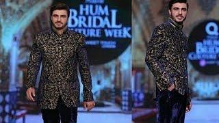 Chai wala Arshad Khan all smiles while walking the ramp at Bridal Couture Week IH1