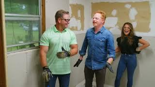 Jesse Tyler Ferguson Brings Theatrical Flair to SECRET CELEBRITY RENOVATION!