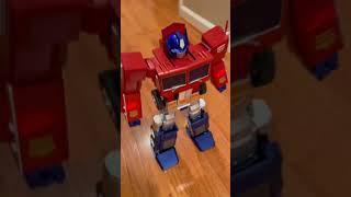 SELF TRANSFORMING OPTIMUS PRIME!!!