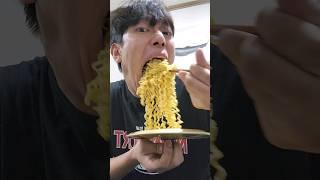라면 한입에 드실 수 있어요?