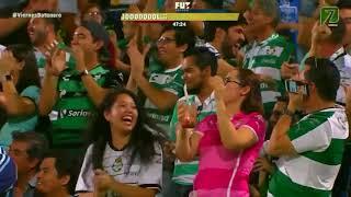 Osvaldo Martínez marcó un golazo de tiro libre en la victoria sobre Atlas (@ClubSantos)