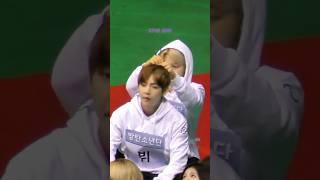 It's So Cute When Jimin Plays With Taehyung's Hair  #shorts #bts #jimin #taehyung