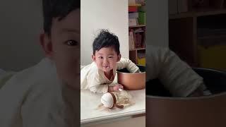 当没吃午饭的幼崽睡了三个半小时午觉起床和电饭锅相遇后… 人类幼崽的迷惑行为 干饭人