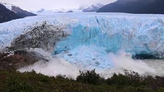 Mouth of the Perito Moreno glacier collapsing