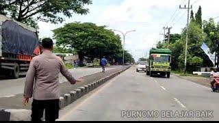 DITANGKAP WARGA DIDALAM KAMPUNG AWALNYA .KEJAR KEJARAN DIJALAN RAYA KAKEK 0D9J MEMBAH4K@N