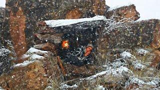 Winter Camping in extreme cold weather"Building a warm and cozy shelter،bushcraft survival