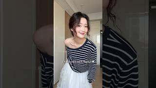 봄 옷 밋밋하다면? 스트라이프 데이트 코디 2가지 왠지 두번째가 더 예쁜 것 같기도 하구요ㅎㅎ Ig @bacajini