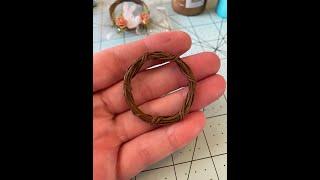 MyMiniFrontPorch: How to make a dollhouse "grapevine" wreath