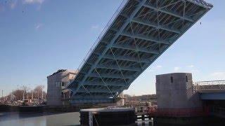 Fort Street Bascule Bridge Operational View