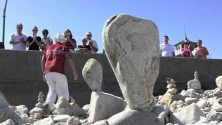 In Narragansett, turning shoreline rocks into delicately balanced sculptures