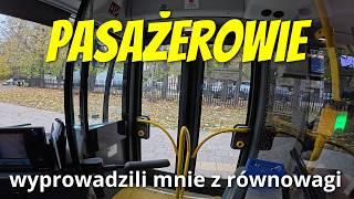 Kierowca autobusu wstał i zaczął klaskać 26