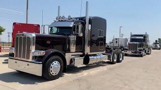 2023 Peterbilt 389 - 好莱坞版黑色蓝宝石金属色！