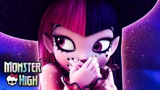 Draculaura is a Vampire Witch!  | Monster High