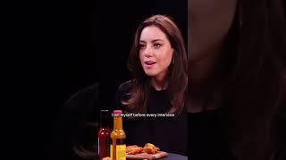 Aubrey Plaza’s reaction to the heat and answer to the Q are both hilarious  #shorts #funny