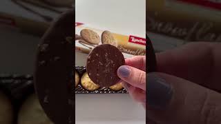 LOACKER SNOWFLAKES MILK CHOCOLATE COOKIES BISCUITS GRAN PASTICCERIA SNACK TASTE TEST ASMR MUKBANG