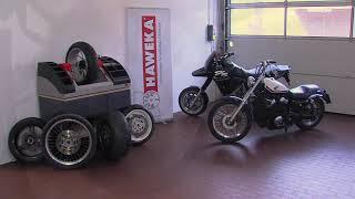 Motorrad-Reifen auswuchten mit der BikeBoss Motorrad Auswuchtmaschine von Haweka