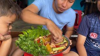 Hải Ka Vlogs | Lần Đầu Làm Món Giỏi Hải Sản Kiểu Thái Siêu Cay