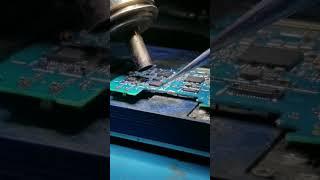 mobile phone reparing #techman._ iphone service center all chip level service