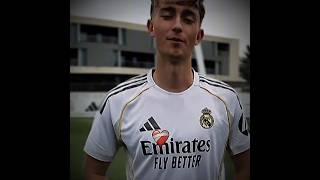 Huijsen the chill guy#football #spain #realmadrid