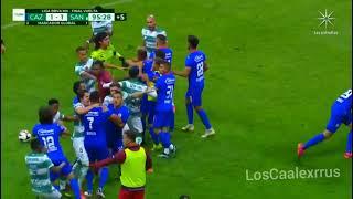 Cruz Azul Vs Santos Pelea Pero Con La Canción De Vecinos