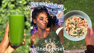 what i eat in a day ~VEGAN~ holistic recipes | easy summer rolls, rasta pasta, immunity green juice