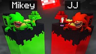 JJ's SHIN SONIC vs Mikey's SHIN SONIC Chunk Battle in Minecraft - Maizen