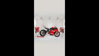 Celebrating the Ducati 916