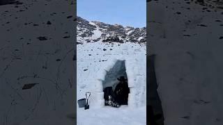 Snow shelter #bushcraft #nature #survival #snow #mountains #کوهنوردی#برف #طبیعتگردی #camping #shorts