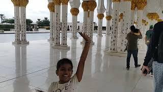 Grand Mosque in Abu Dhabi , UAE  Mithu Yalu