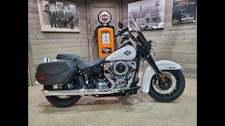 2025 Harley-Davidson Softail Heritage Classic FLHC - White Onyx Pearl.