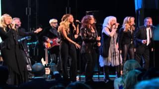 Stevie Nicks, Carrie Underwood, Sheryl Crow & Friends - "It's So Easy" | 2014 Induction
