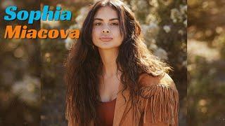 Sophia Miacova | bikini model | model & instagram influencer | fashion model | beauty | bio & info