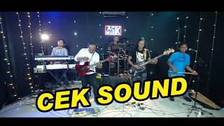 Menit ke 3:09 Gitarisnya mulai nge Rock ! Cek Sound Dangdut Slow Potret Tua