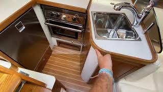 2021 Catalina Yachts 315 Sailboat Video Walkthrough - Cruising Yachts