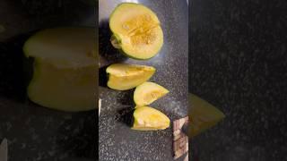 PUMPKIN CUTTING AND SAVING THE SEEDS  #cuttingskills #vegetables #trending