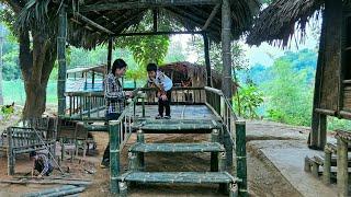 The single mother designed the bamboo stairs herself and completed the new bamboo house