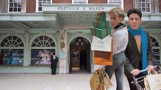 Oh no! We are shopaholics! Hermes unboxing, Halloween at Fortnum & Mason and a visit to Selfridges