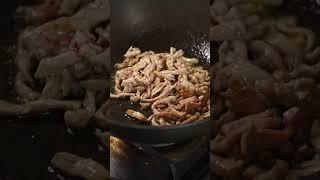 做这一道，菜肉饭都有了！家人的一餐完美解决 #streetfood #小吃 #家常菜