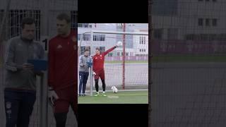 Neuer doesn’t need to look#shorts #viral #trendingshorts #edit #football