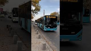 Autobuzul Otokar C12 #6440 părăsind stația “Bd. Preciziei” pe linia 136