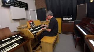 Hammond C3 tone wheel organ demo